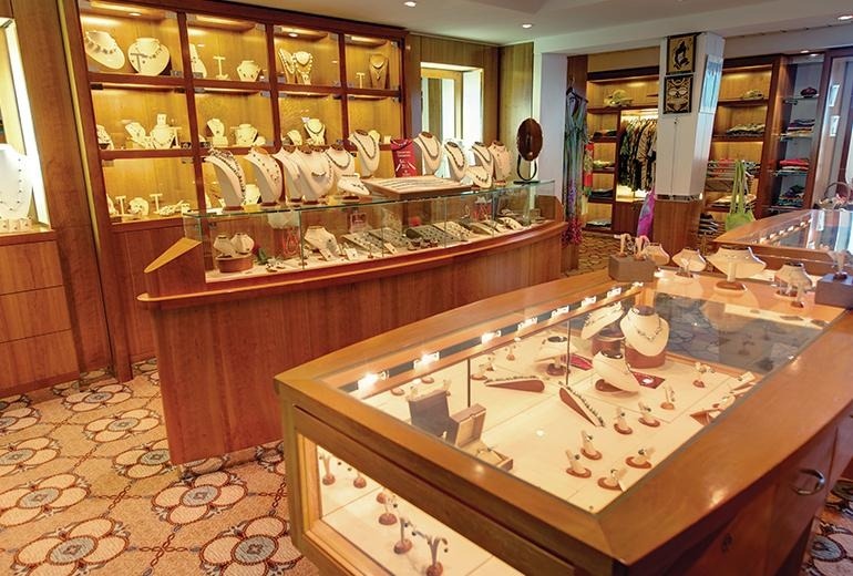 La Boutique the gift shop on the m/s Paul Gauguin