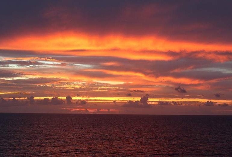 Bora Bora sunset cruise tour.